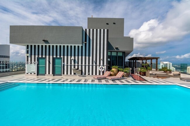 Building Photo - 1300 S Miami Ave