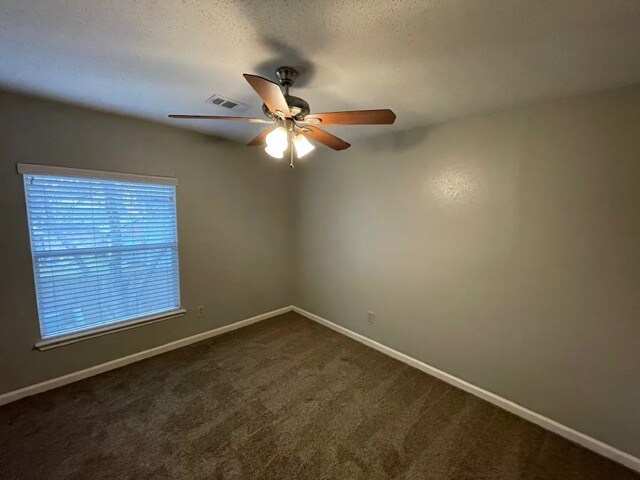 Building Photo - 7715 Spruce Haven Dr