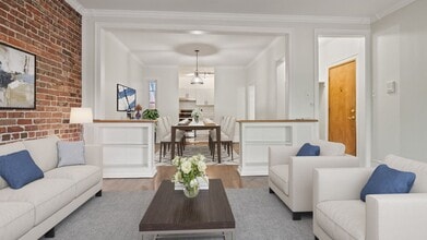 Building Photo - Darling 2 bedroom, 1 bath Capital Hill Condo