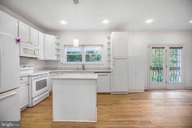 Building Photo - 43782 Brookline Terrace