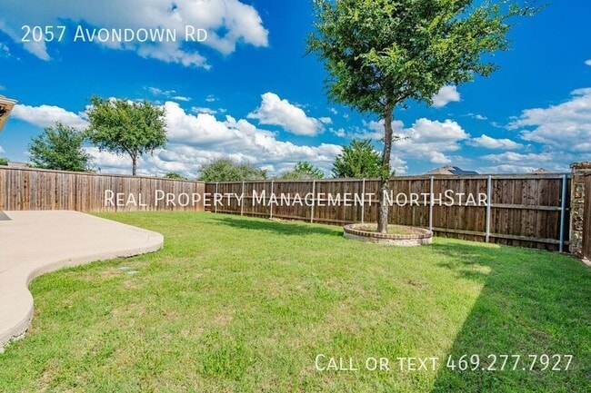 Building Photo - 2057 Avondown Rd