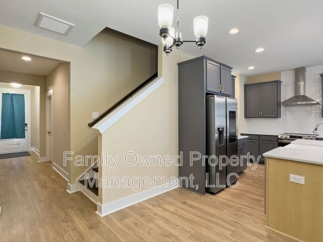 Building Photo - 7785 Park Gate Dr