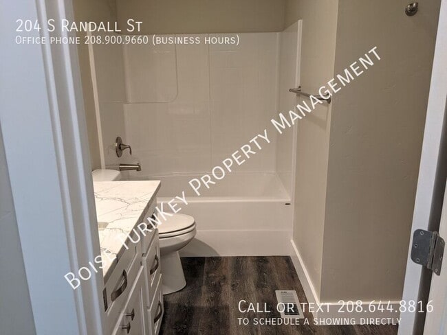 Building Photo - 204 Randall St
