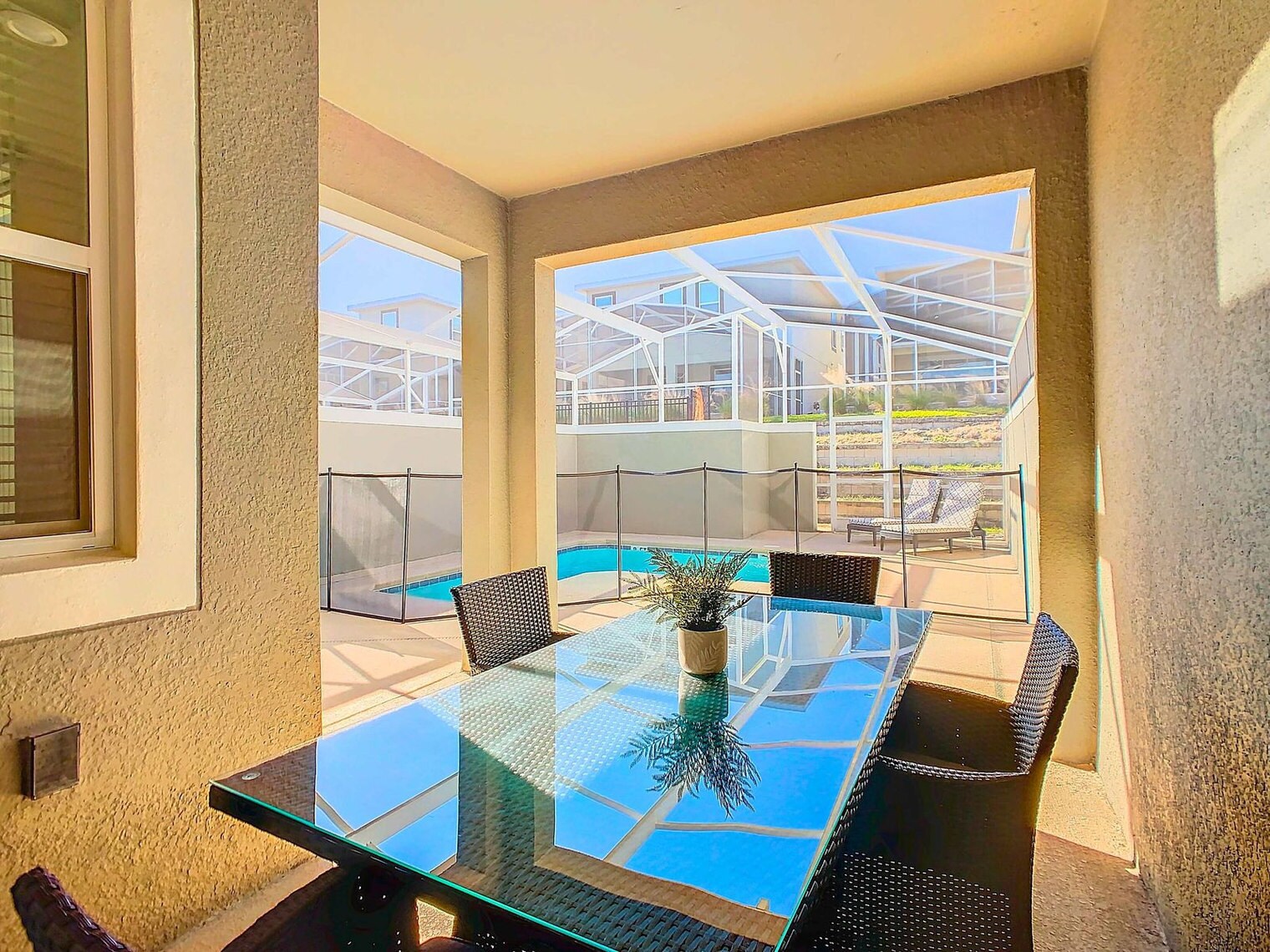 Building Photo - 996 Leader St