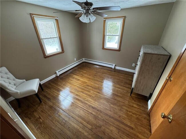 Building Photo - 22 Overhill Rd