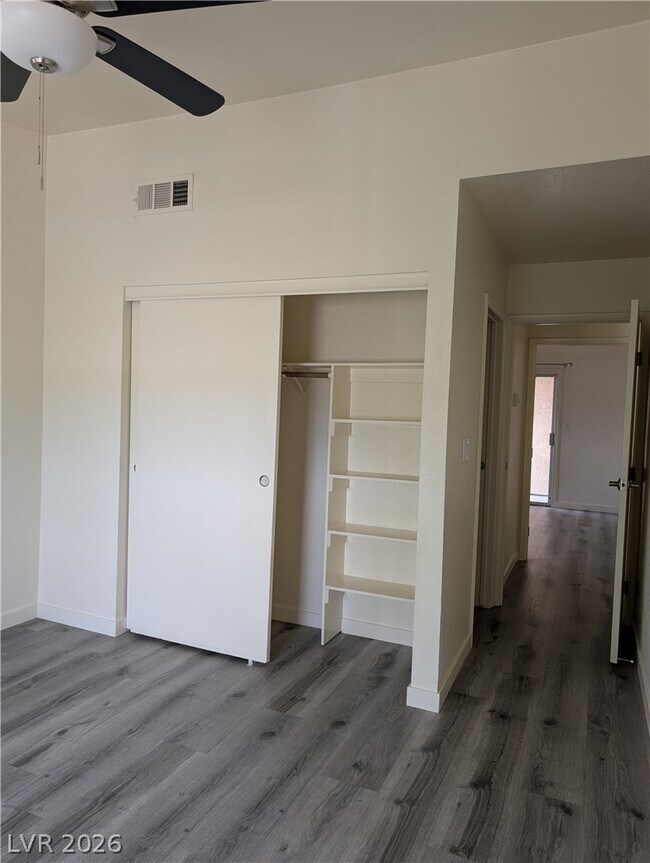 Building Photo - 4440 Woodpine Dr