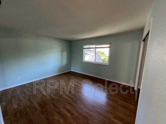 Building Photo - 159 Valley Oak Dr
