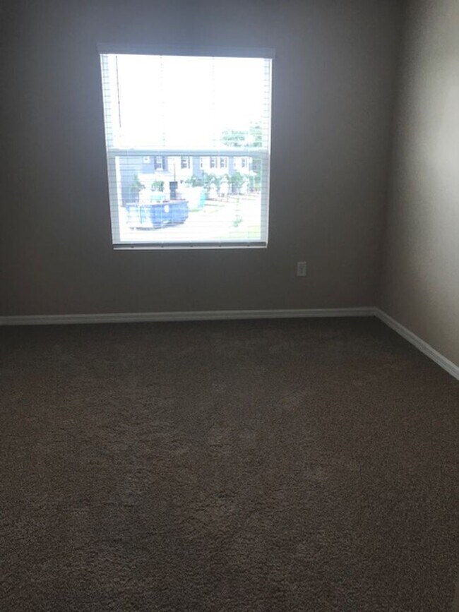 Building Photo - 3/2.5 GATED COMMUNITY - TOWNHOUSE - GREAT SCHOOLS IN PALMER RANCH