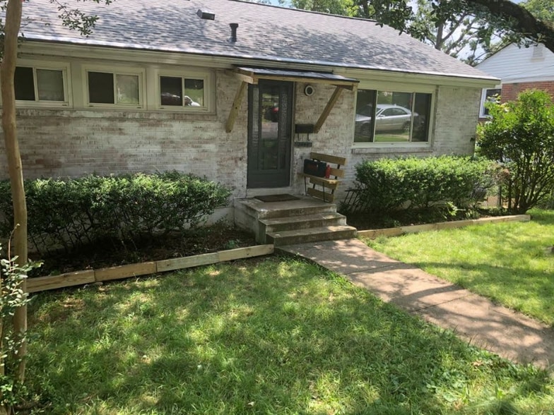 Primary Photo - 2444 S Culpeper St