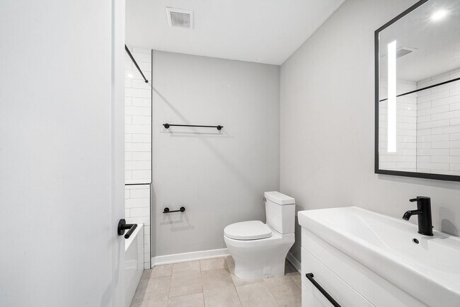 Building Photo - 1725 N 25th St