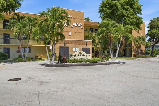 Building Photo - 367 S Federal Hwy