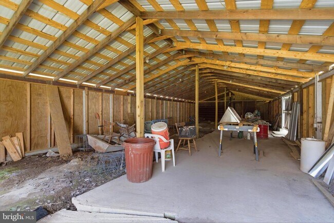 Building Photo - 20040 Bobwhite Ln