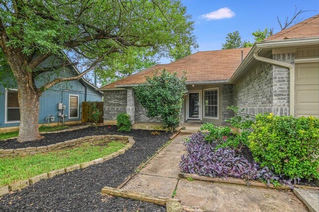 Building Photo - 501 Maple Run Dr