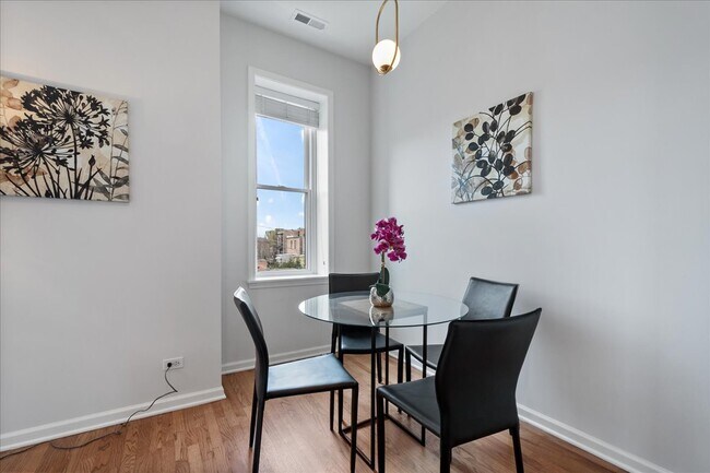 Building Photo - 217 S Bell Ave