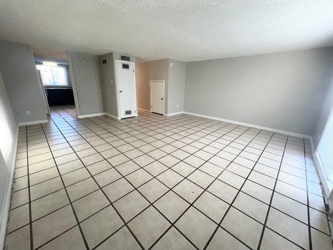 Building Photo - 4220 Loomis Ave