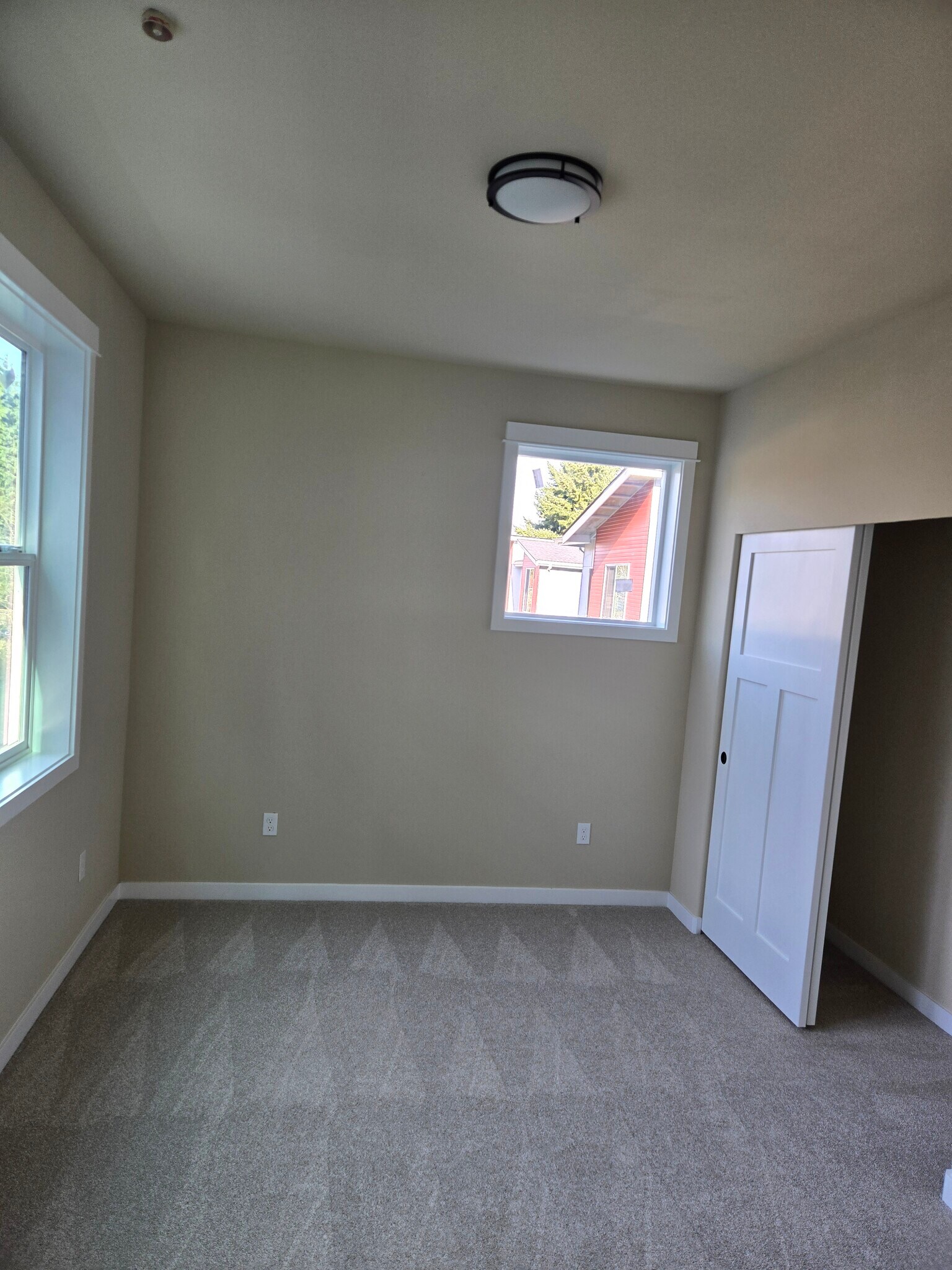 Building Photo - 11420 8th Ave S