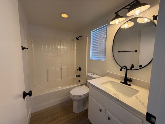 Building Photo - Dual Master Suites Condo in Foothill Ranch