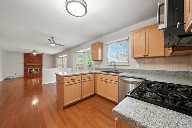 Building Photo - 1043 Oakwood Farms Ln