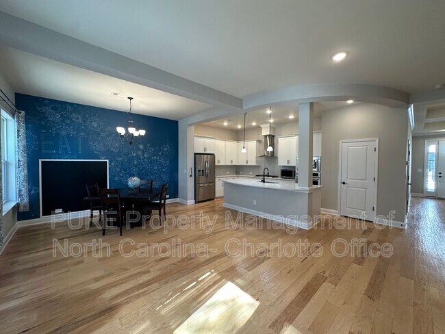 Building Photo - 9209 Colin Crossing Ct