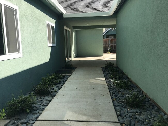 Building Photo - 0721 - 1319/1321 Normal Ave