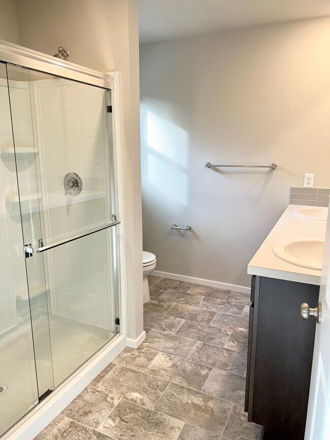 Building Photo - STO Langly Duplex