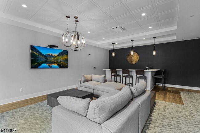 Building Photo - 300 Main St