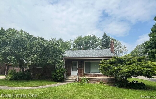 Building Photo - 10053 Royal Grand Ave