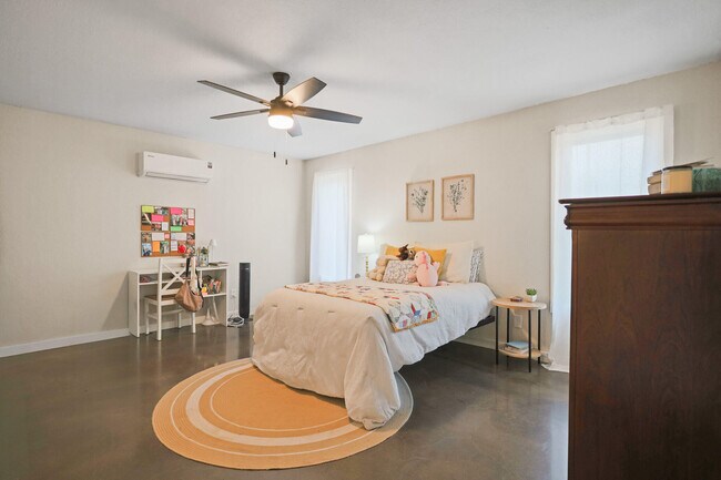 Building Photo - 4302 42nd St