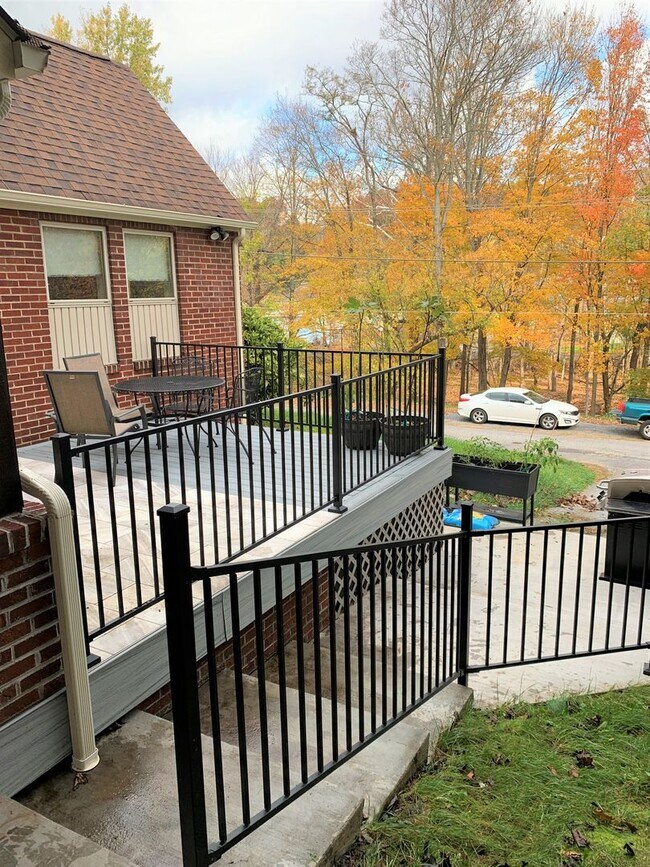 Building Photo - 148 Campbell Ave