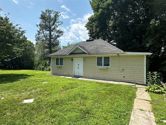 Building Photo - 52 Orchard Ridge Rd