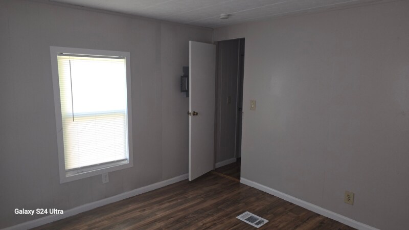 Building Photo - 906 FM247