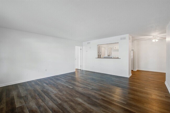 Building Photo - 2150 Spoleto Lane Apt #B3, North Charlesto...