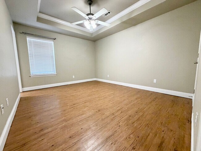 Building Photo - ***501 Bonanza Street***