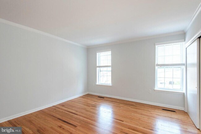 Building Photo - 3936 Delancey St