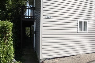 Building Photo - 316 5th St