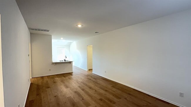 Building Photo - 504 SW 11th St