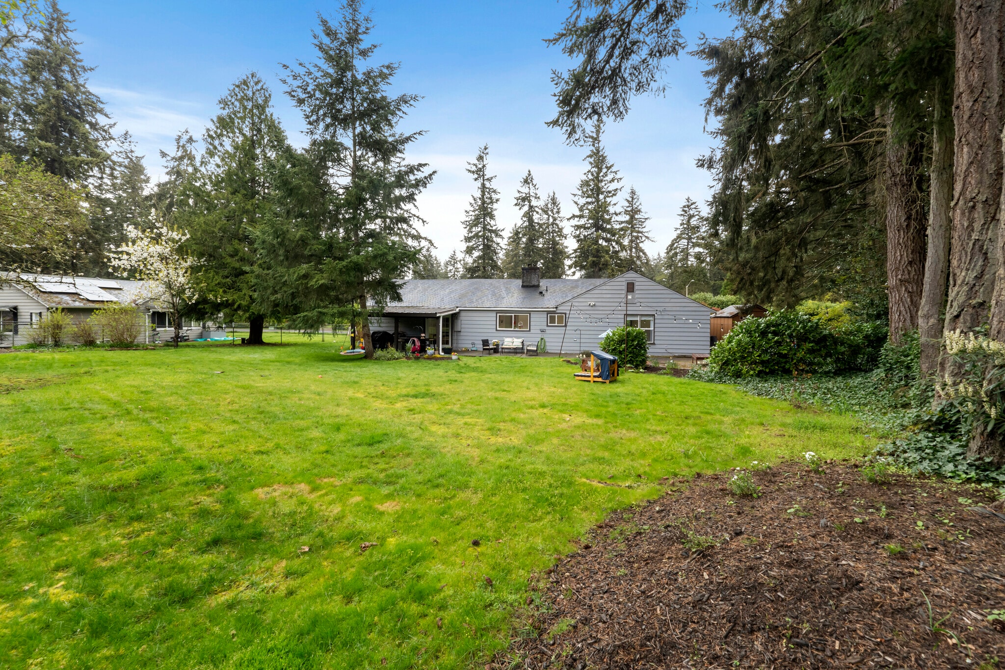 Building Photo - 5824 Hillcrest Dr SW