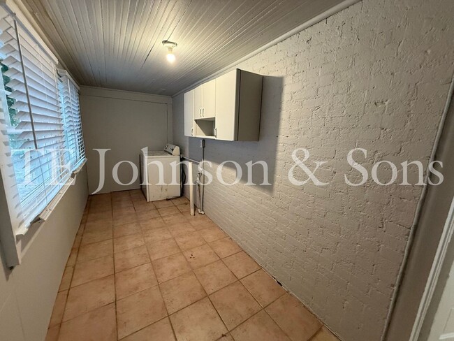 Building Photo - 2 Bedroom Home in Washington Park