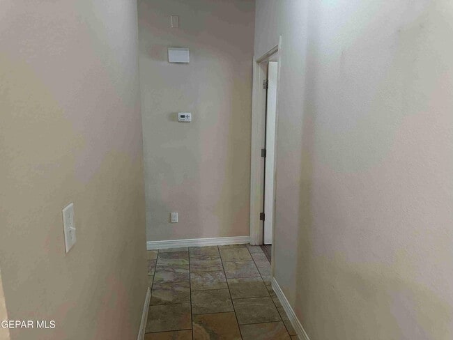 Building Photo - 14712 Far View Ct
