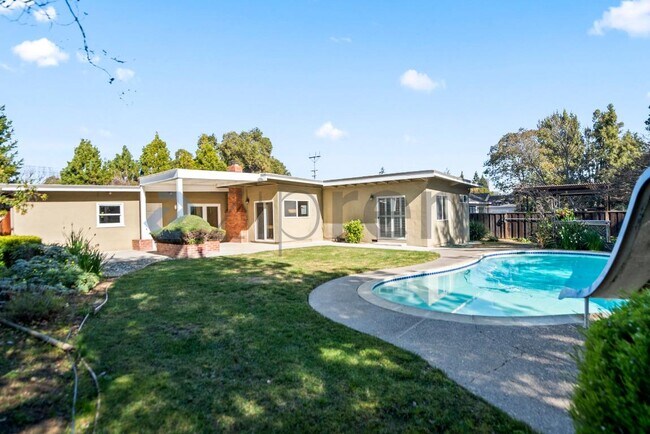 Building Photo - 16498 LG Almaden Road