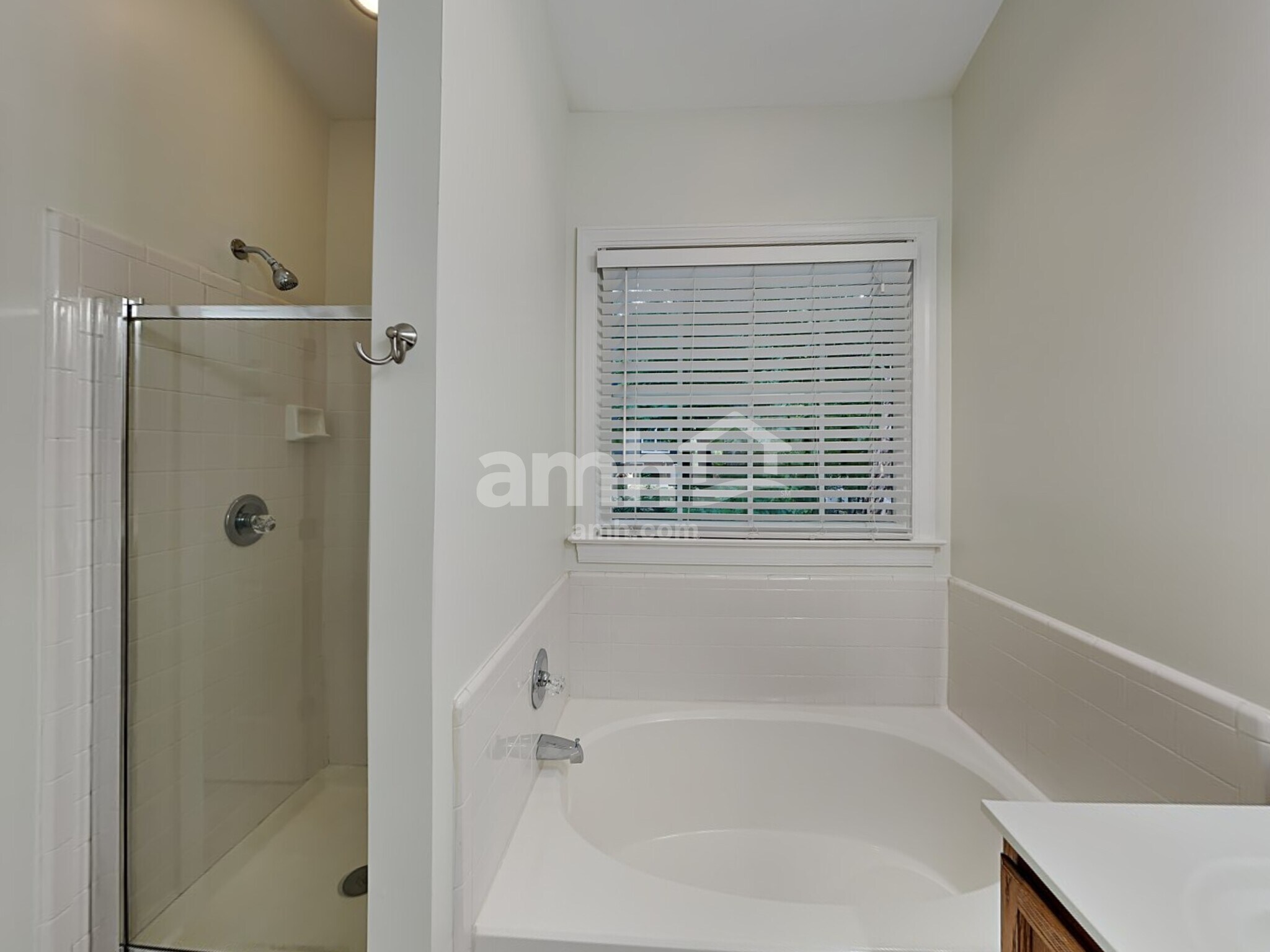 Building Photo - 7809 Hollow Oaks Ln