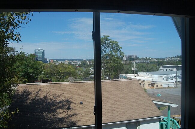 Building Photo - 2225 Atchley St