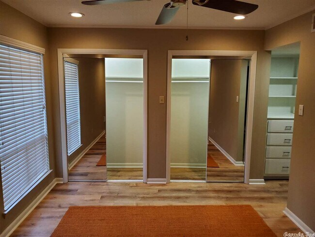 Building Photo - 1201 N Pierce St