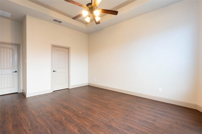 Building Photo - 917 Lake Meadow Ln