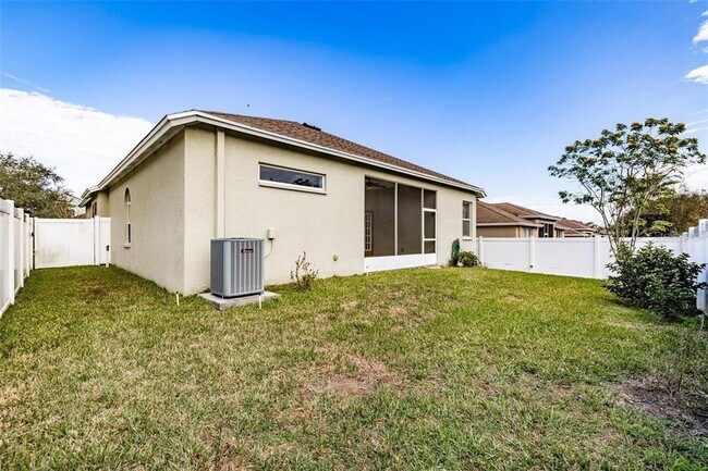 Building Photo - 405 Fern Gulley Dr