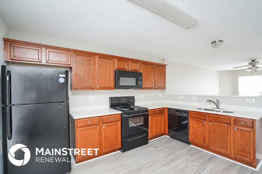 Building Photo - 6030 Cullen Dr
