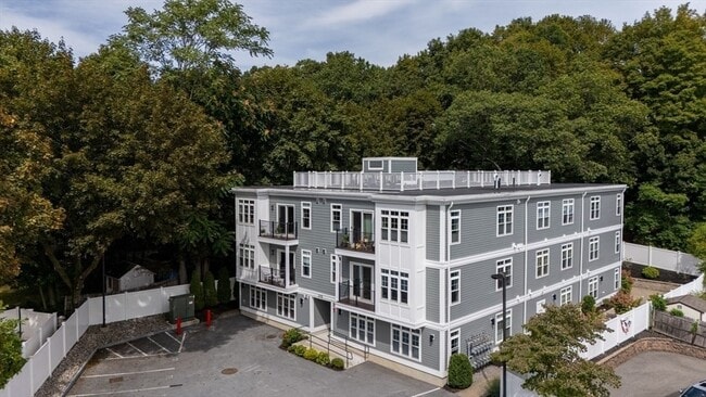 Building Photo - 315 College Farm Rd