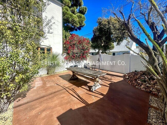 Building Photo - 601 Termino Ave