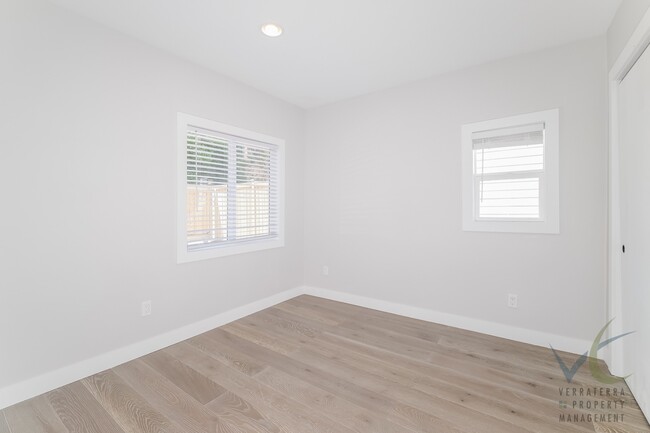 Building Photo - Stunning remodeled 4BD/3.5BA Seattle Craftsman with Solar, A/C & EV Charging for RENT- Available ...