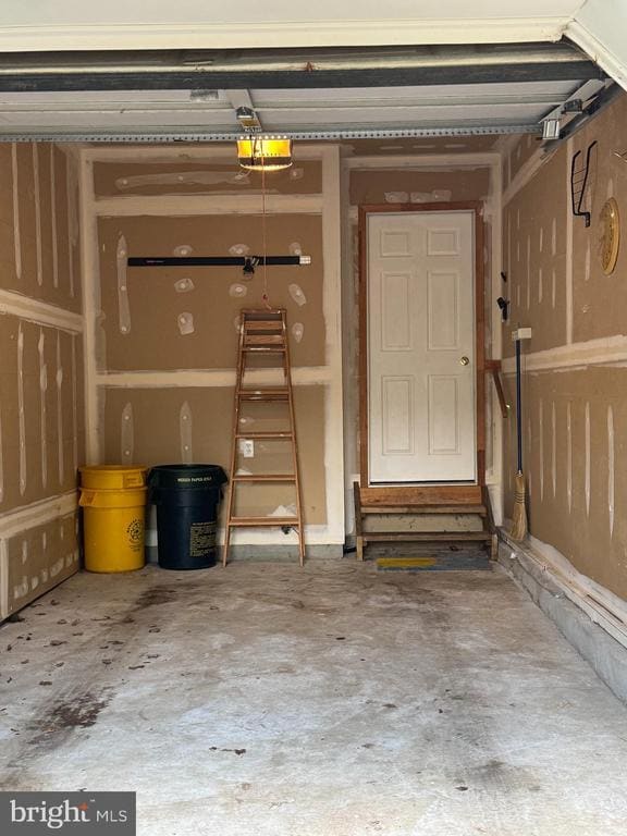 Building Photo - 2 Village Ct